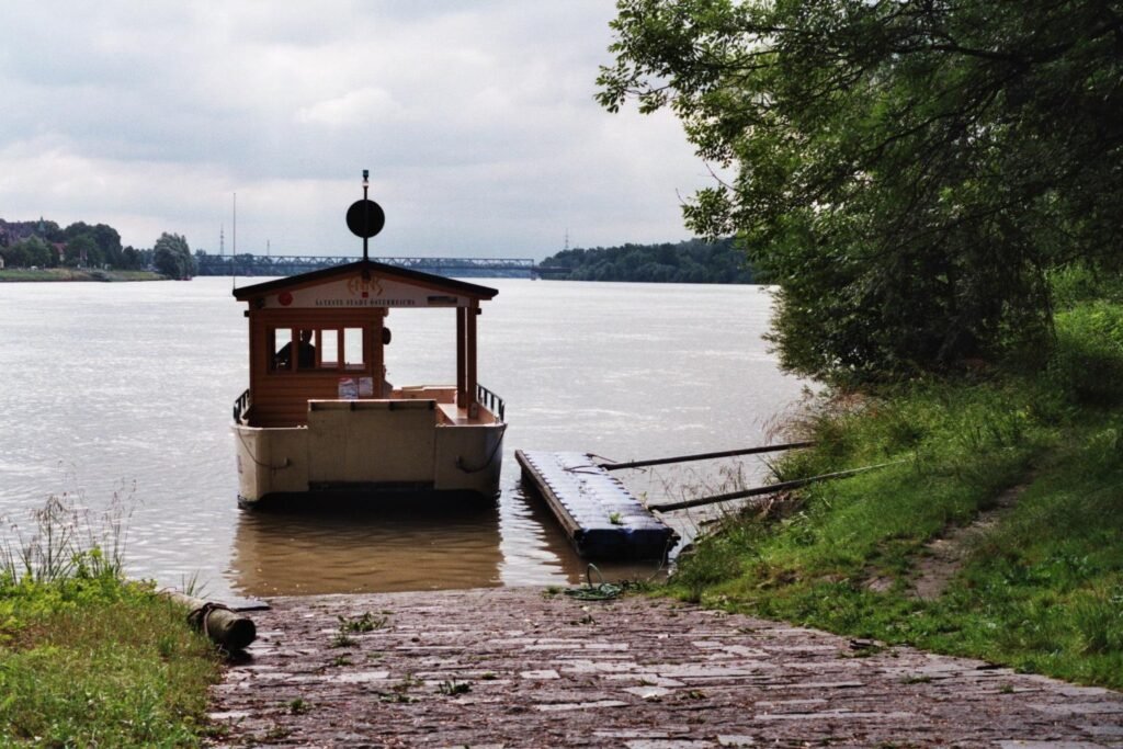 Radfähre über die Donau bei Mauthausen