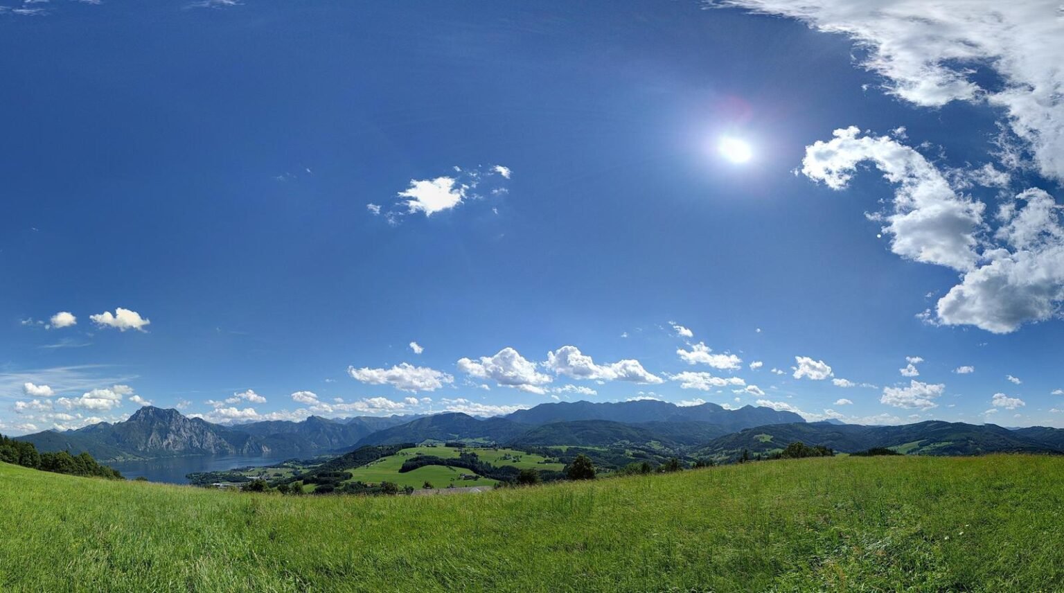 Panorama über den Traunsee im Salzkammergut
